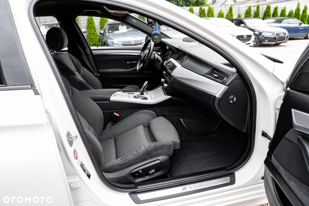BMW Seria 5 520d Touring M Sport Edition - 24