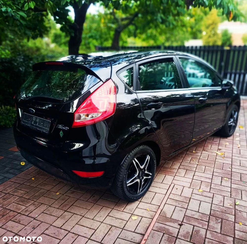 Ford Fiesta 2012 photo 3