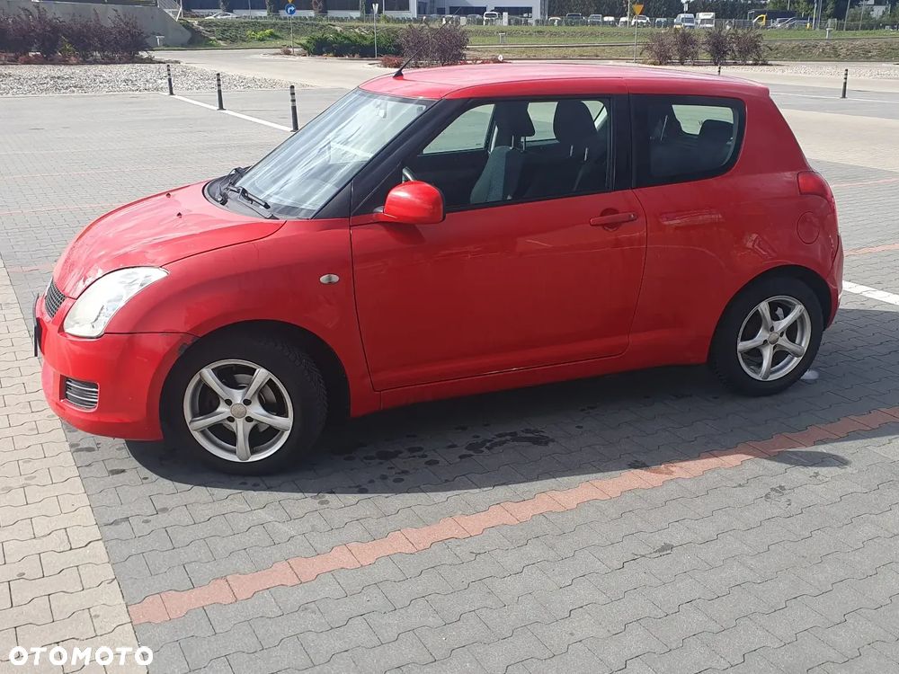 Suzuki Swift 1.3 Club - 4