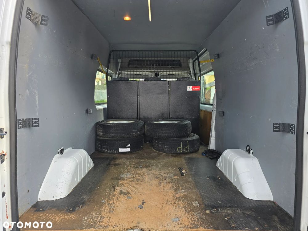 Ford Transit - 18