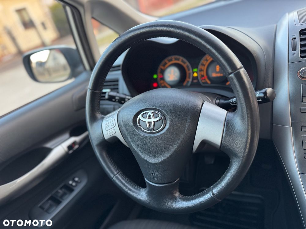 Toyota Auris 1.33 VVT-i Terra - 29