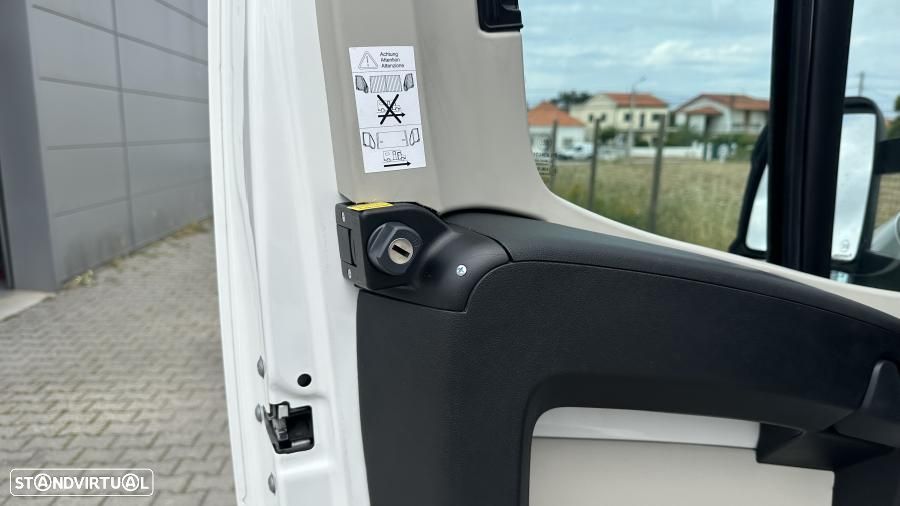 Burstner Ixeo IT 734 30 Anos c.central e basculante - 41