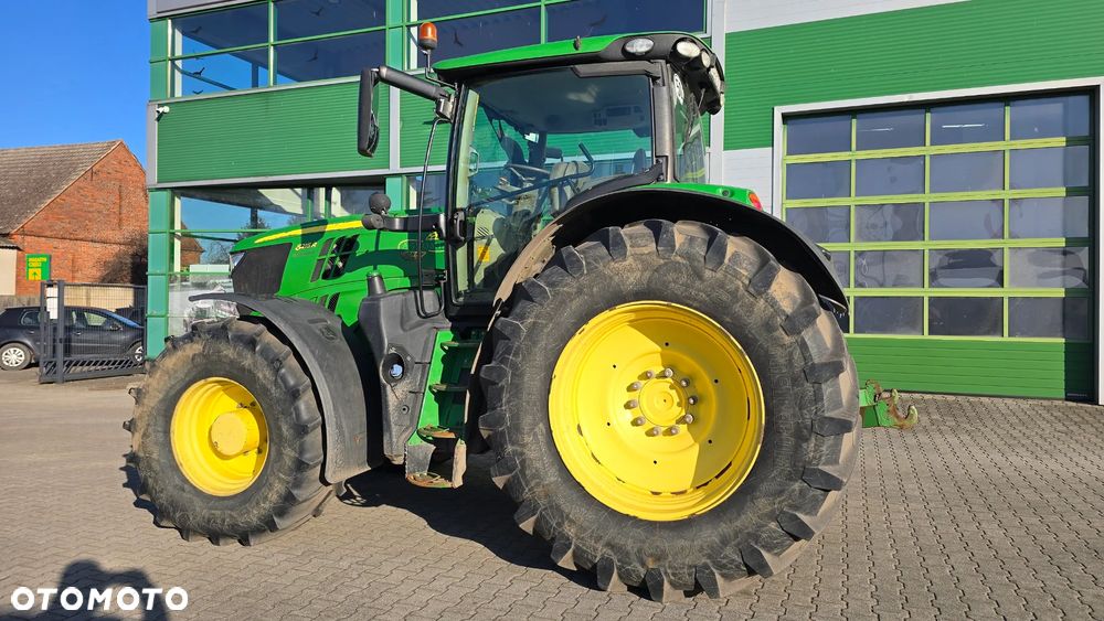 John Deere 6215R - 4