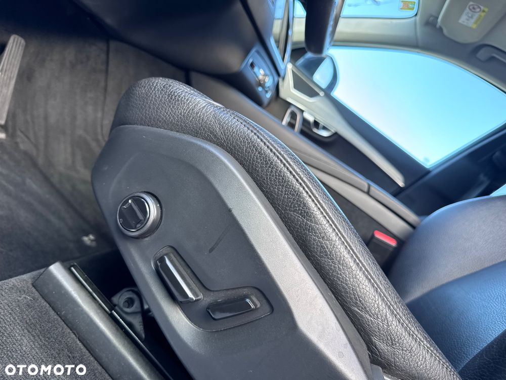 Volvo XC 90 D5 AWD Geartronic Momentum - 29