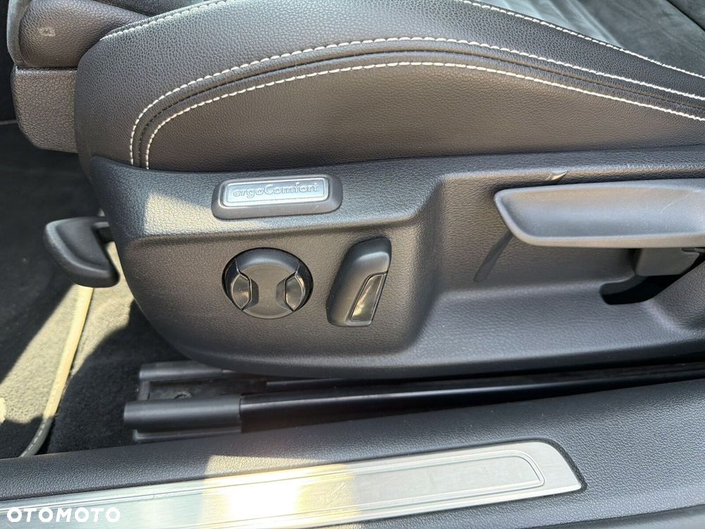 Volkswagen Passat 1.5 TSI EVO Elegance DSG - 22