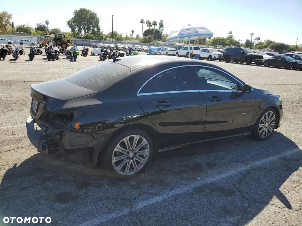 Mercedes-Benz CLA 250 7G-DCT - 4