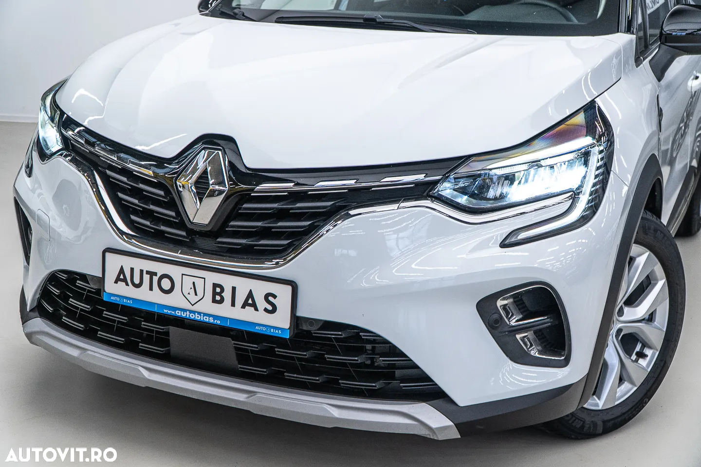 Renault Captur TCe Mild Hybrid 140 EDC GPF EVOLUTION - 10
