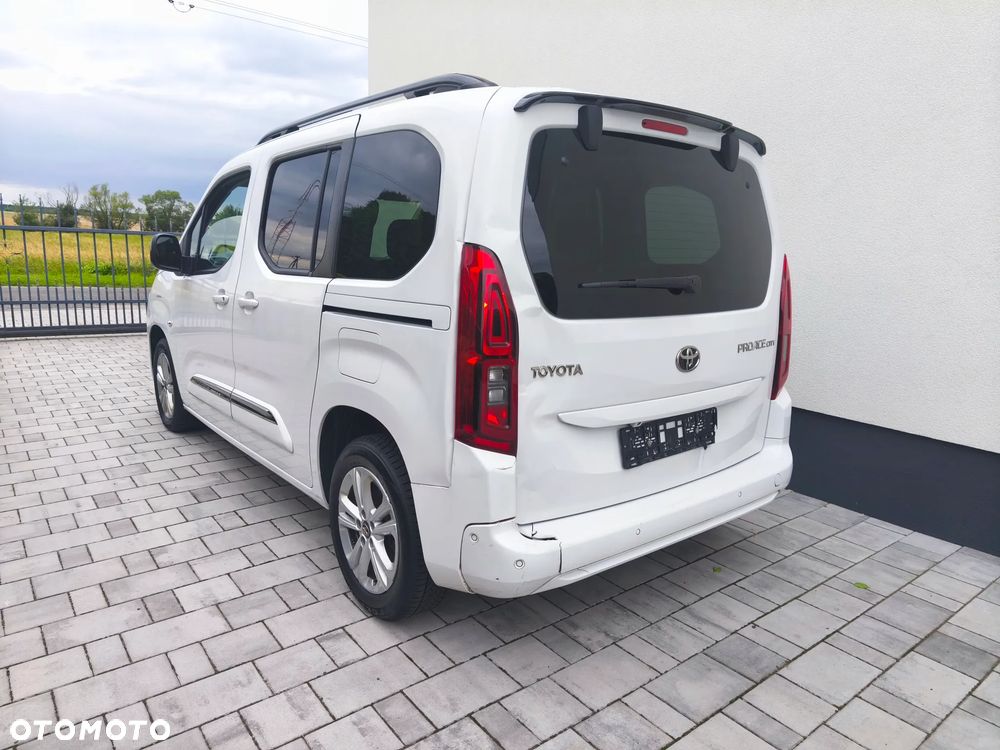 Toyota Proace City Verso 1.2 Turbo L1 Team Deutschland - 30