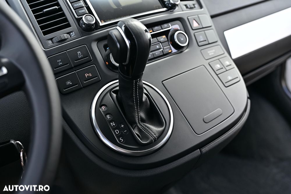 Volkswagen Multivan - 33