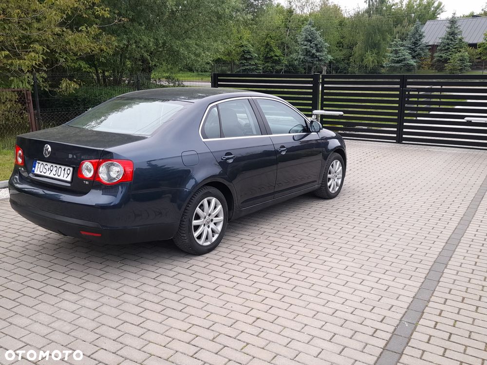 Volkswagen Jetta - 3