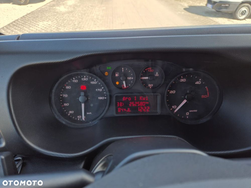 Iveco Daily 72C18 / 35C18 chłodnia XARIOS 600, hakówka, 3.0HPT, klimatyzacja - 16