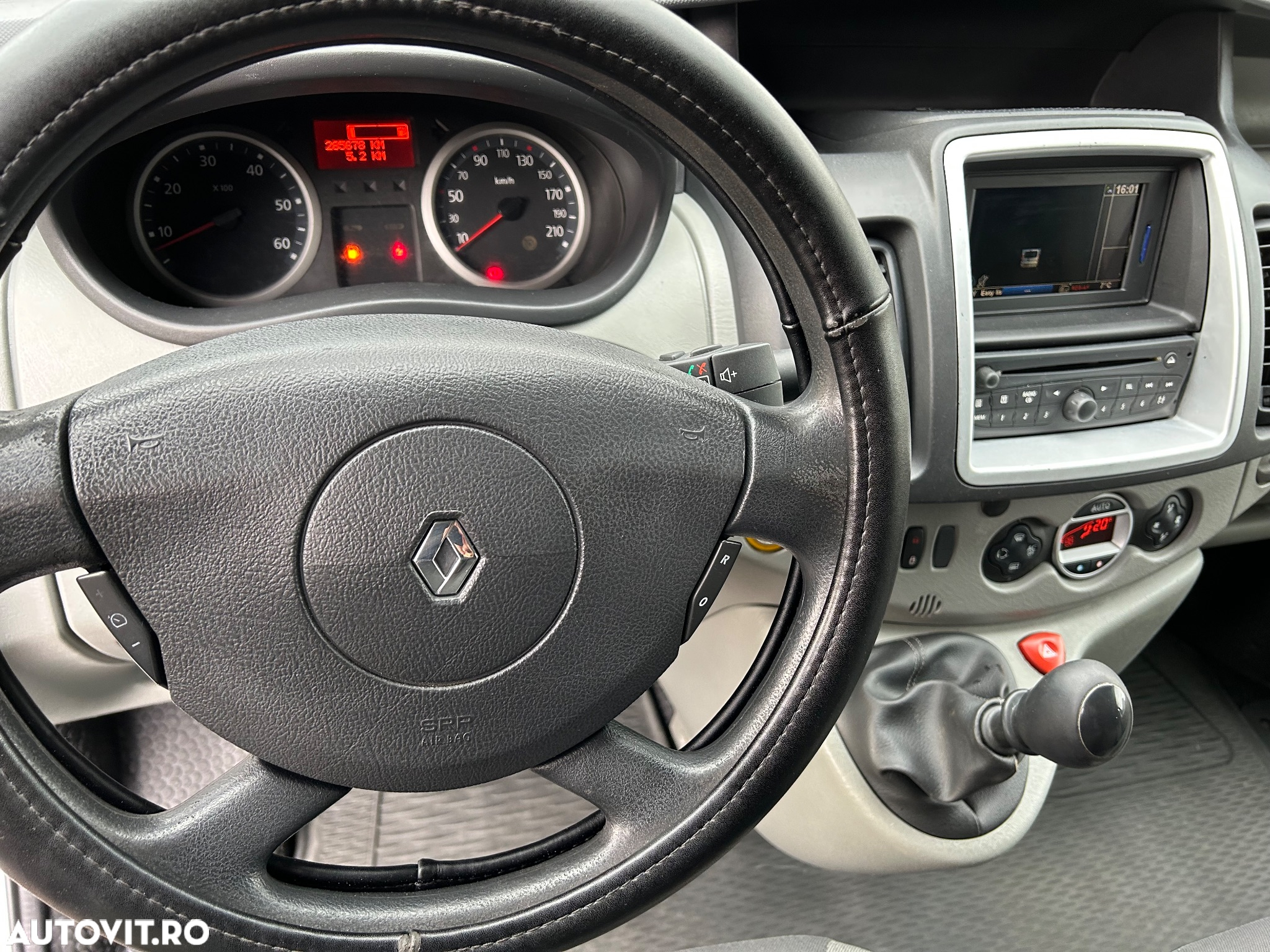 Renault Trafic 2.0 dCi 115 FAP L2H1 Komfort - 16