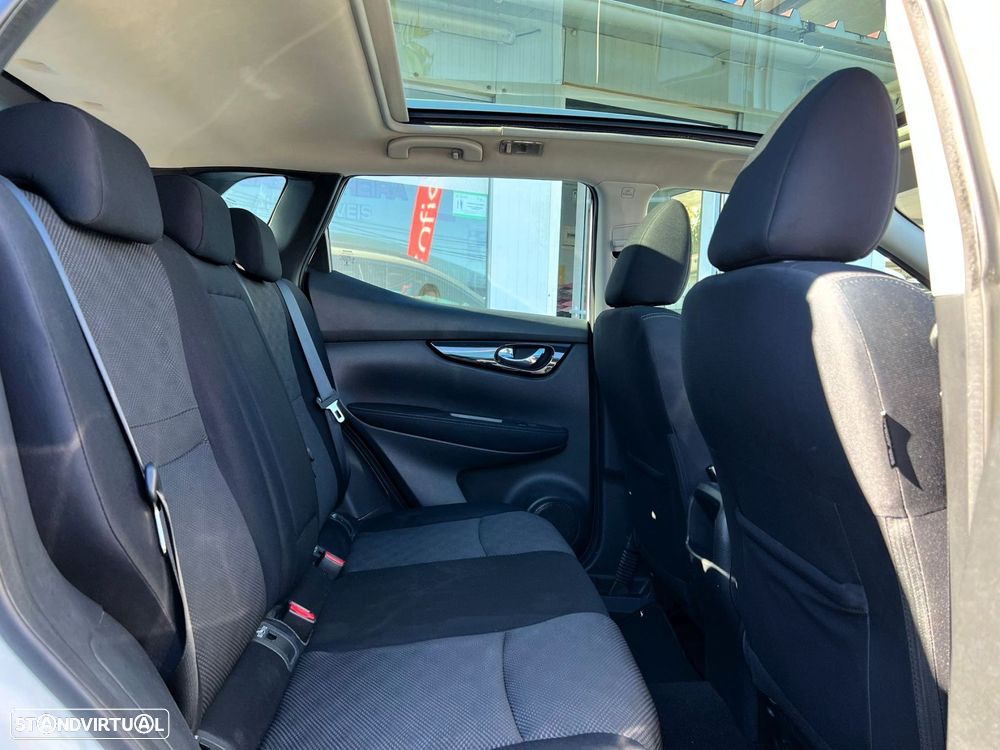 Nissan Qashqai 1.5 dCi N-Connecta - 11