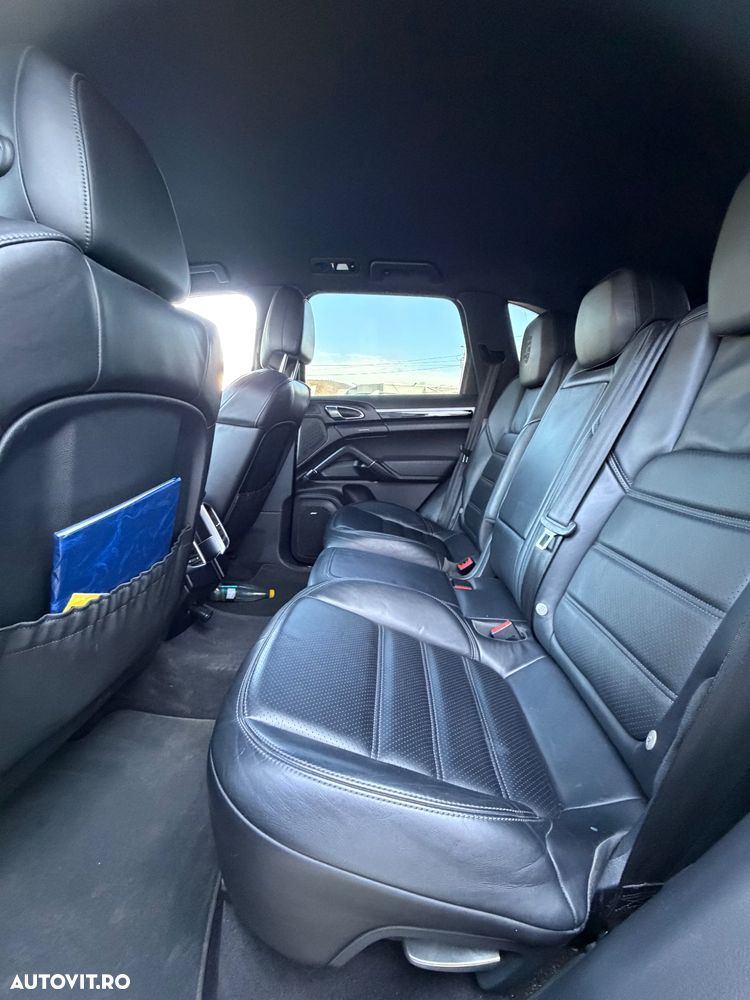 Porsche Cayenne 3.0 L - 11