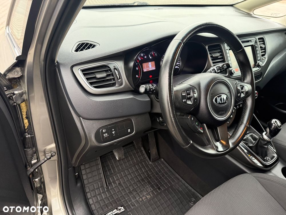 Kia Carens 1.7 CRDi 115 Dream-Team Edition - 23