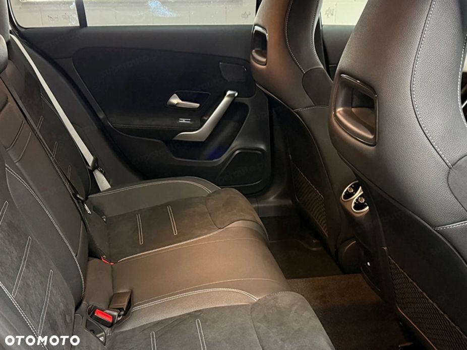 Mercedes-Benz Klasa A 220 4-Matic AMG Line 8G-DCT - 14