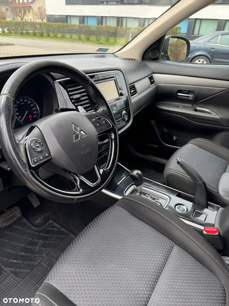 Mitsubishi Outlander 2.0 Intense + Navi 4WD CVT - 7