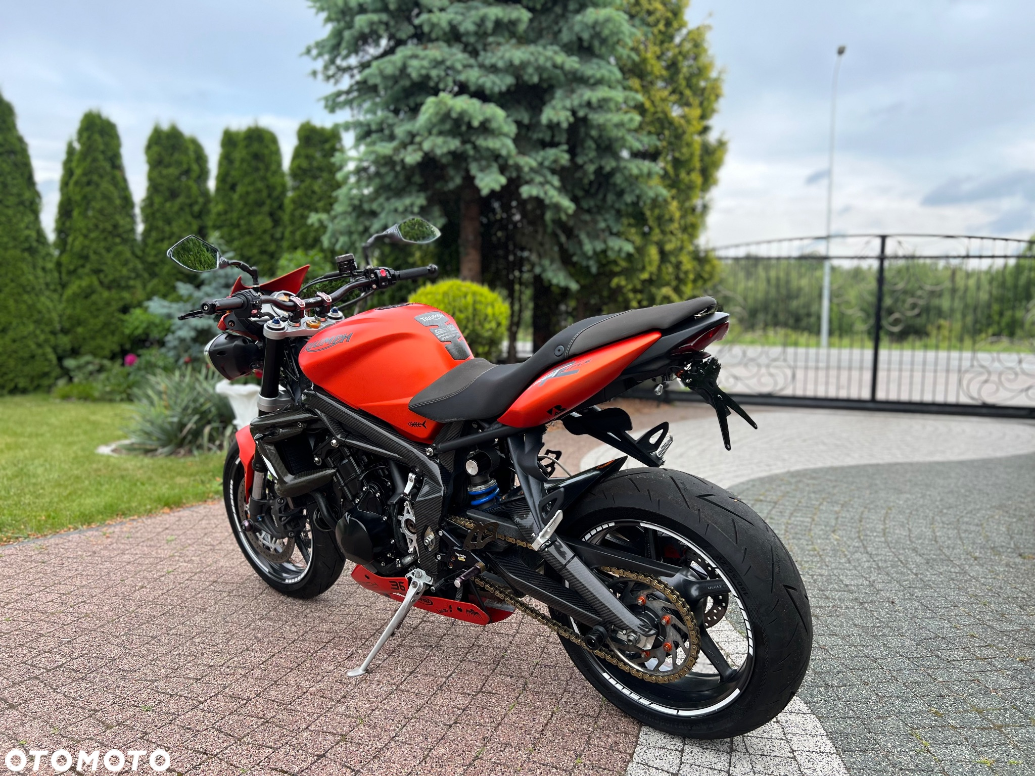 Triumph Street Triple - 18