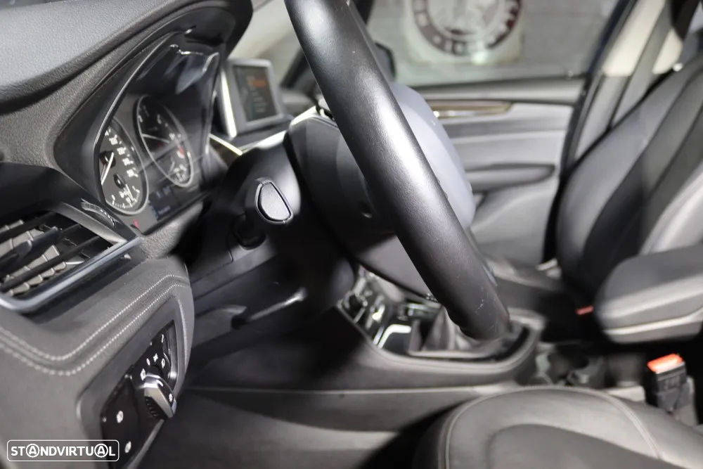 BMW 218 Active Tourer d Line Luxury - 10
