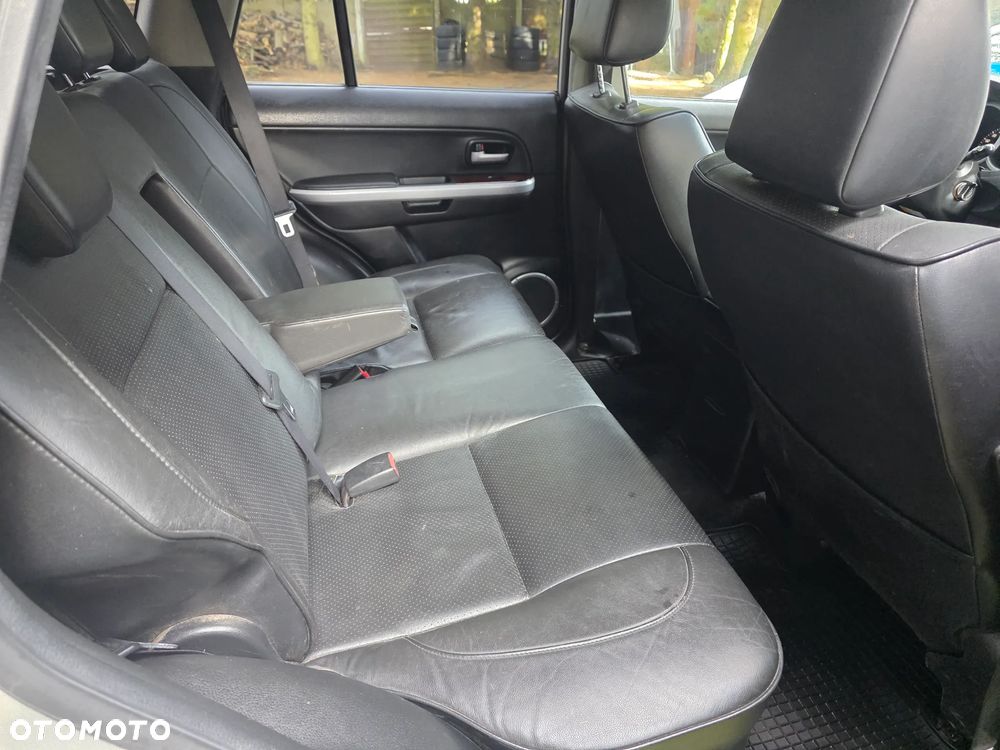 Suzuki Grand Vitara 1.9 DDiS Comfort + DPF Family - 16