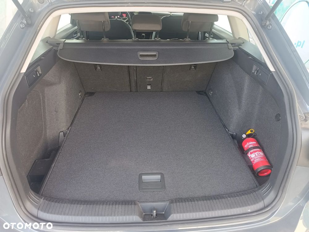 Volkswagen Golf 2.0 TDI Life - 23