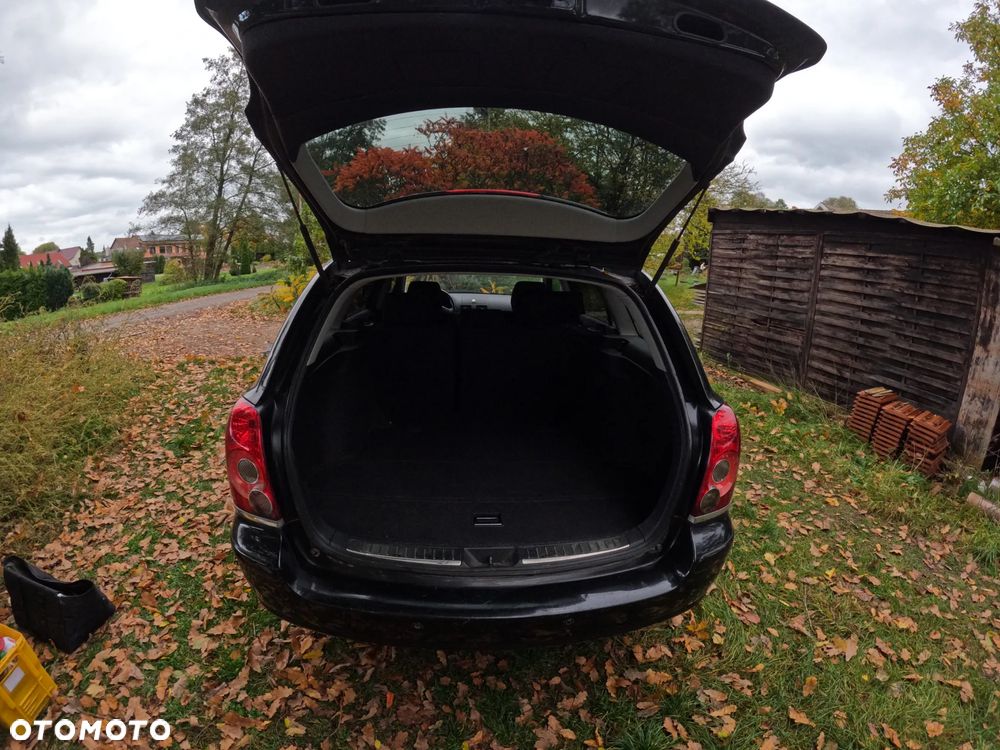 Toyota Avensis - 9