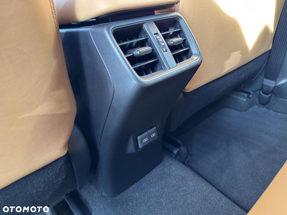 Lexus UX 250h GPF F Sport Design 2WD - 28