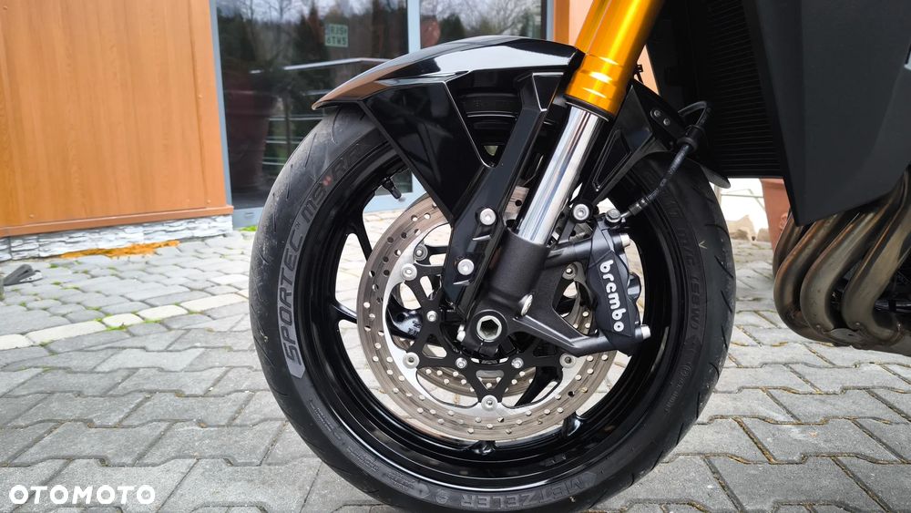 Suzuki GSX 1000 - 25