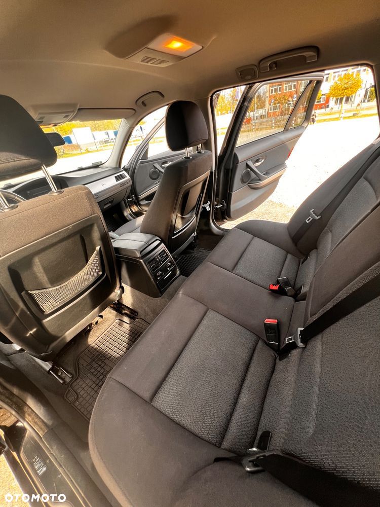 BMW Seria 3 320d Touring - 14