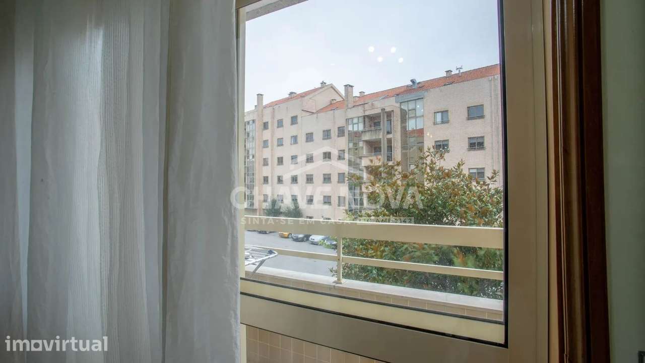 Apartamento T1+1 Coimbrões, com garagem Box - Grande imagem: 5/21
