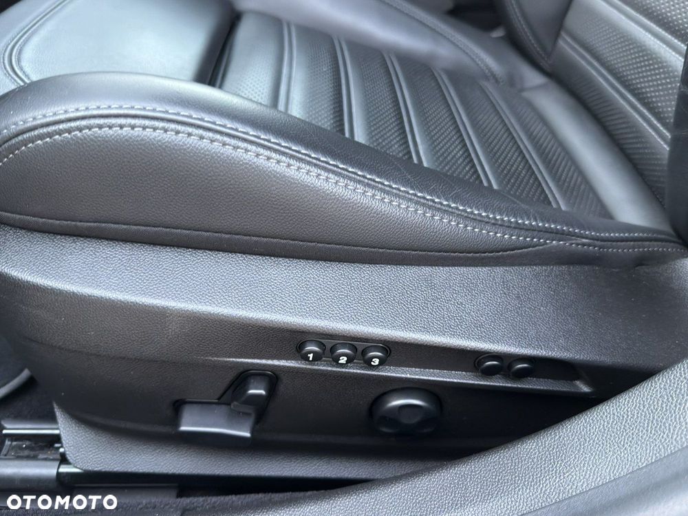 Alfa Romeo Giulia 2.0 Turbo 16V AT8-Q4 Veloce - 15