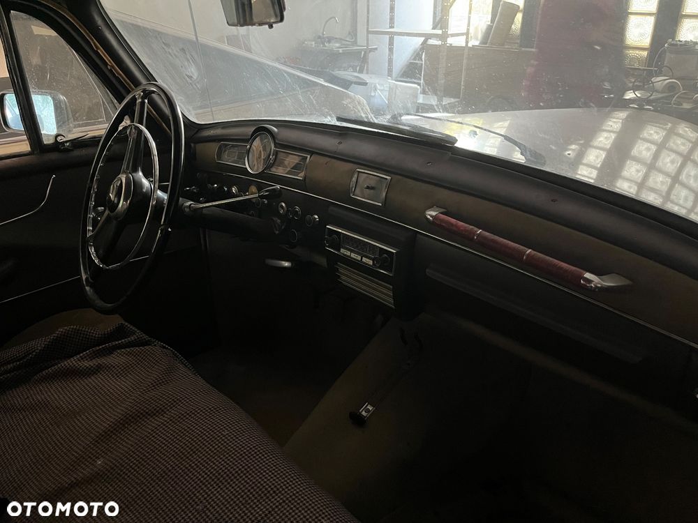 Mercedes-Benz W201 (190) - 8