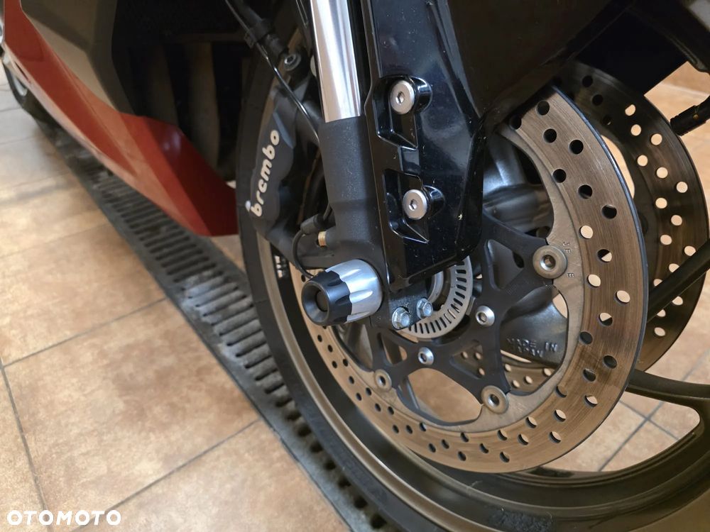 Suzuki GSX 1000 - 18