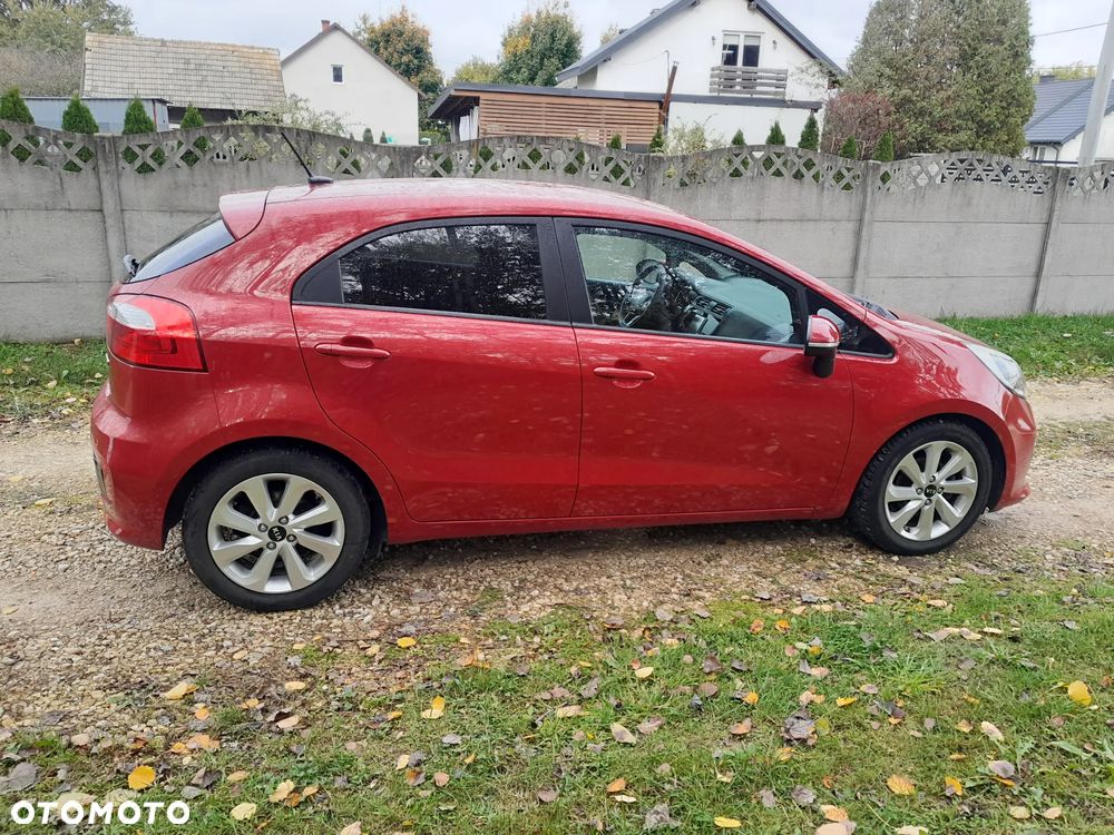 Kia Rio - 10