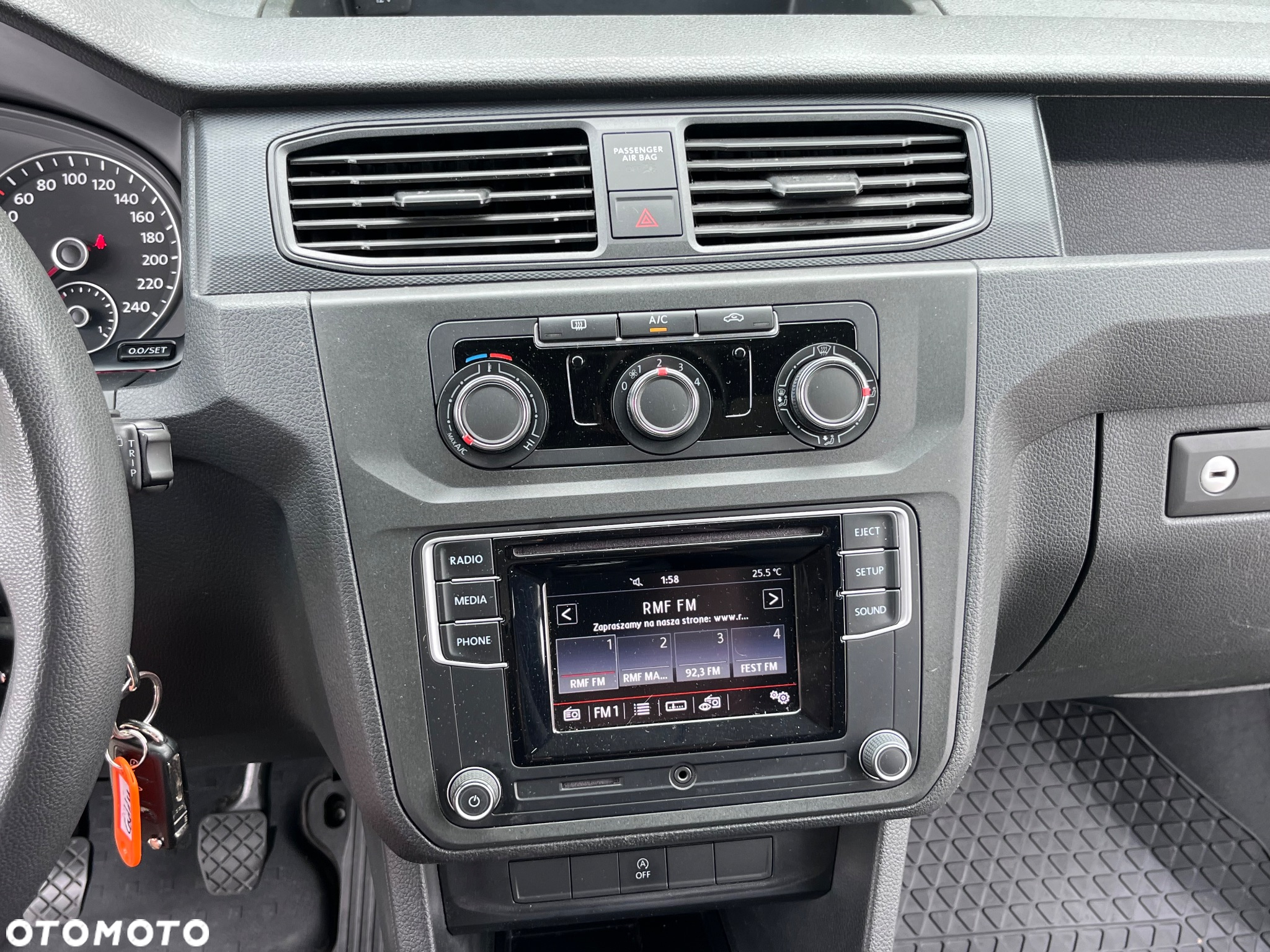 Volkswagen Caddy - 23