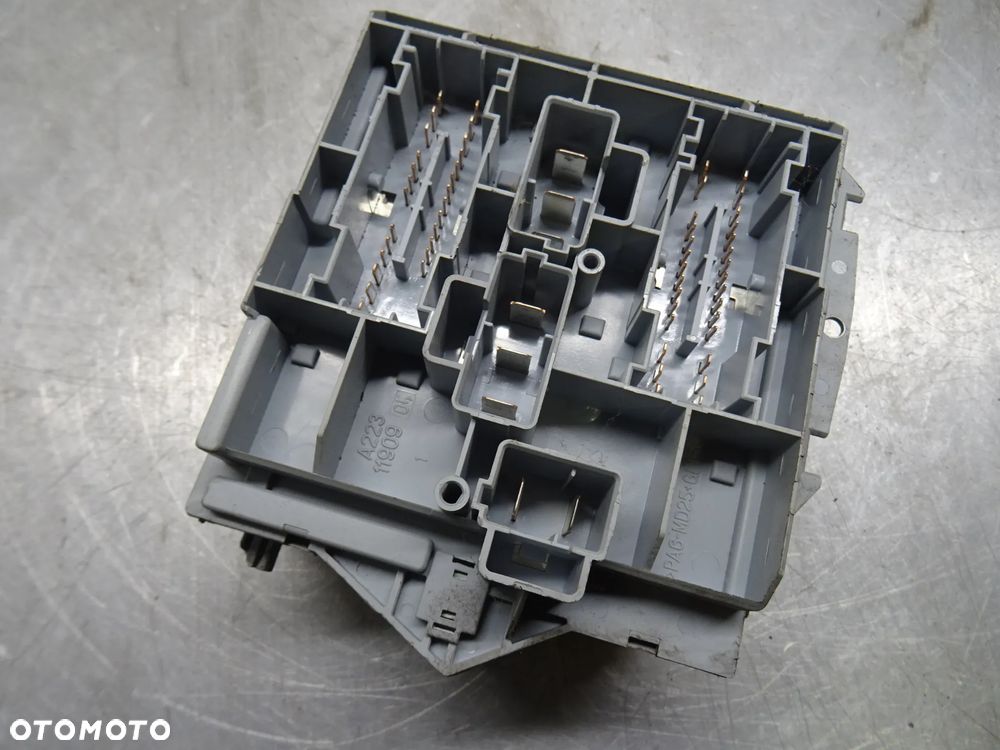 FIAT BRAVO II 07-10 1.4B SKRZYNKA BEZPIECZNIKÓW 51775686 - 3