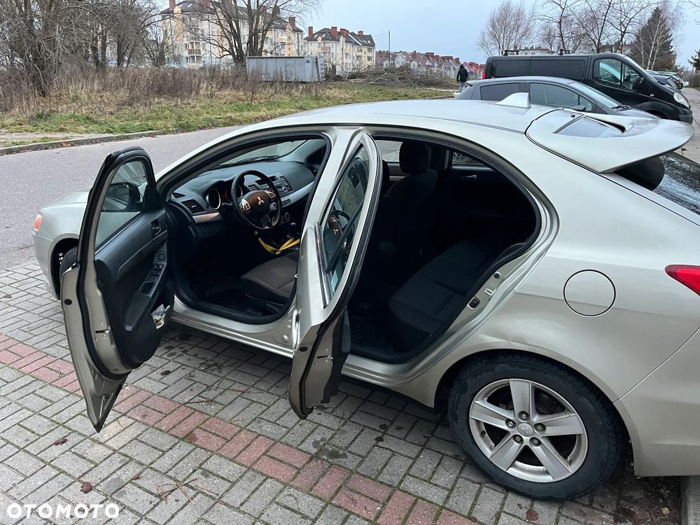 Mitsubishi Lancer 1.8 Invite - 2