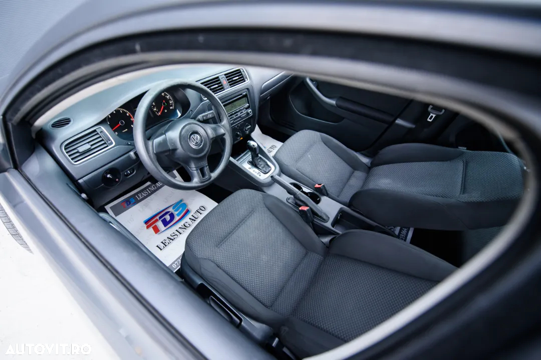 Volkswagen Jetta - 9