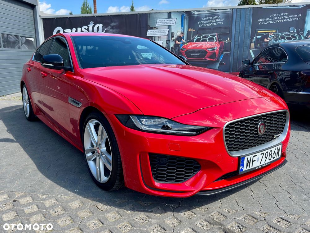 Jaguar XE 2.0 P250 R-Dynamic S - 3
