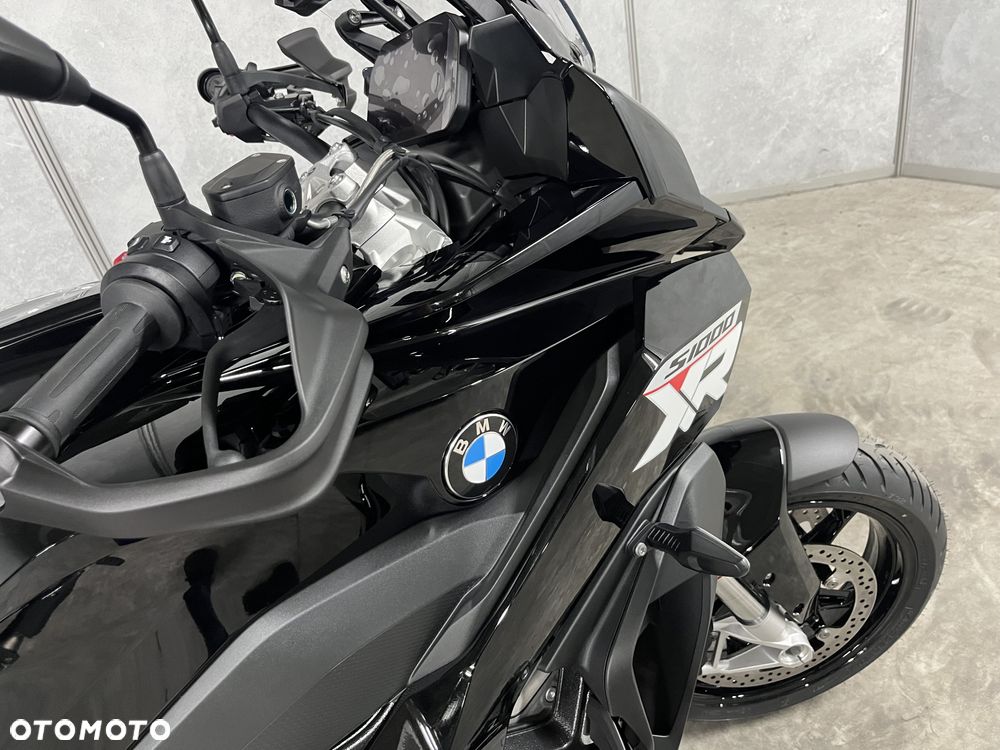 BMW XR - 11