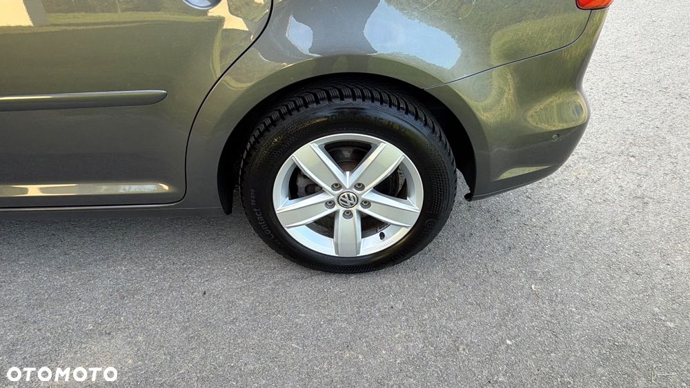 Volkswagen Touran 2.0 TDI DPF STYLE - 13