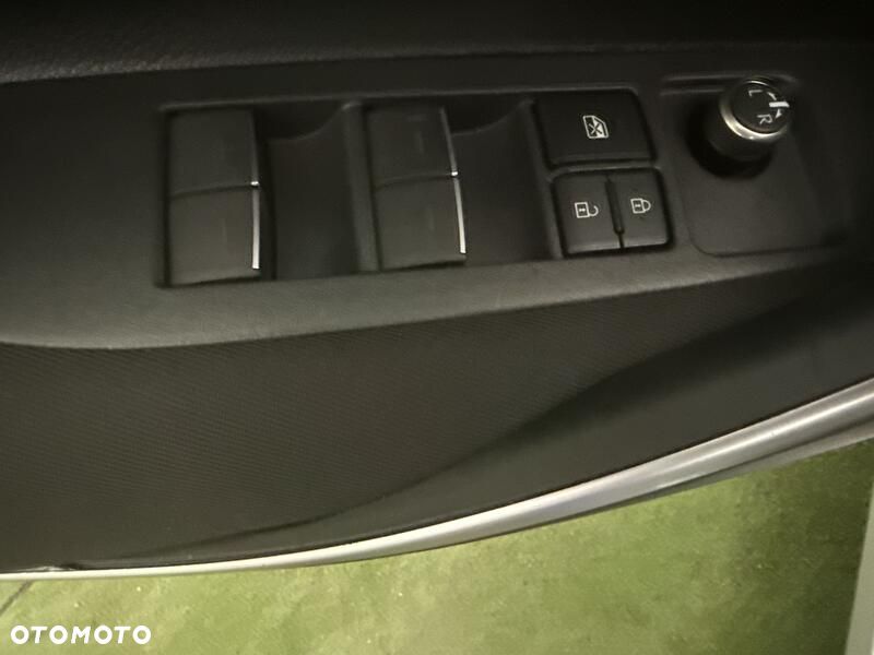 Toyota Corolla 1.8 Hybrid GPF Comfort - 12