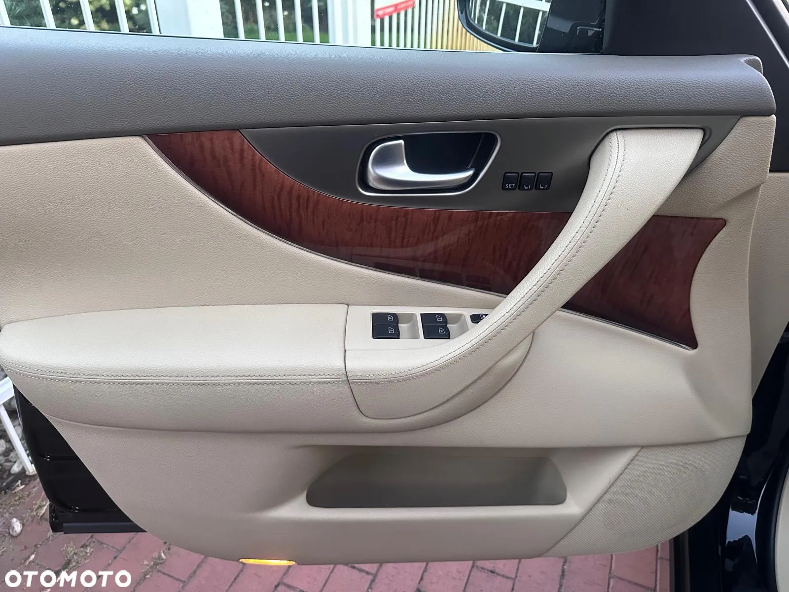 Infiniti QX70 3.0d S Premium - 8