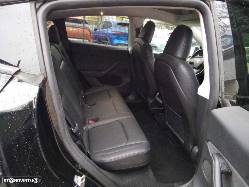 Tesla Model Y Performance Dual Motor AWD - 4