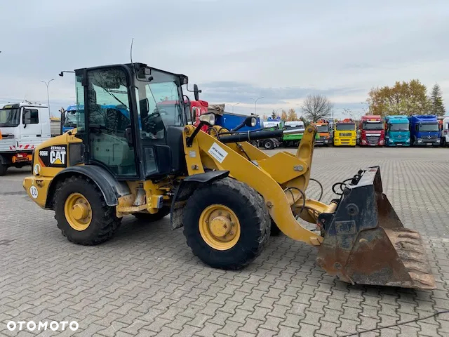 Caterpillar 906 - 4