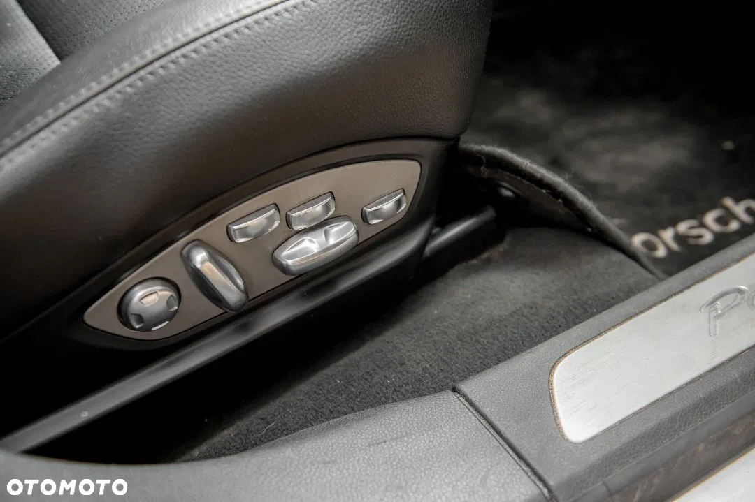 Porsche Panamera Standard - 23