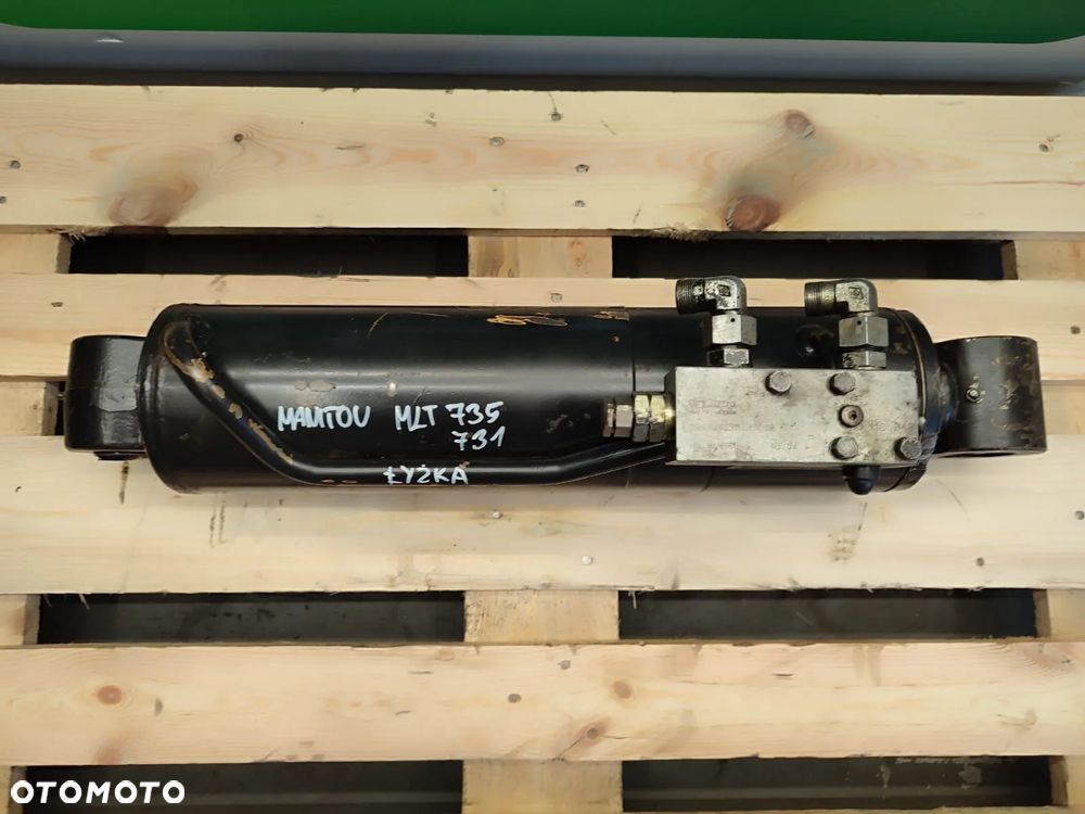 Siłownik hydrauliczny wychyłu łyżki MANITOU MLT 735 - 7