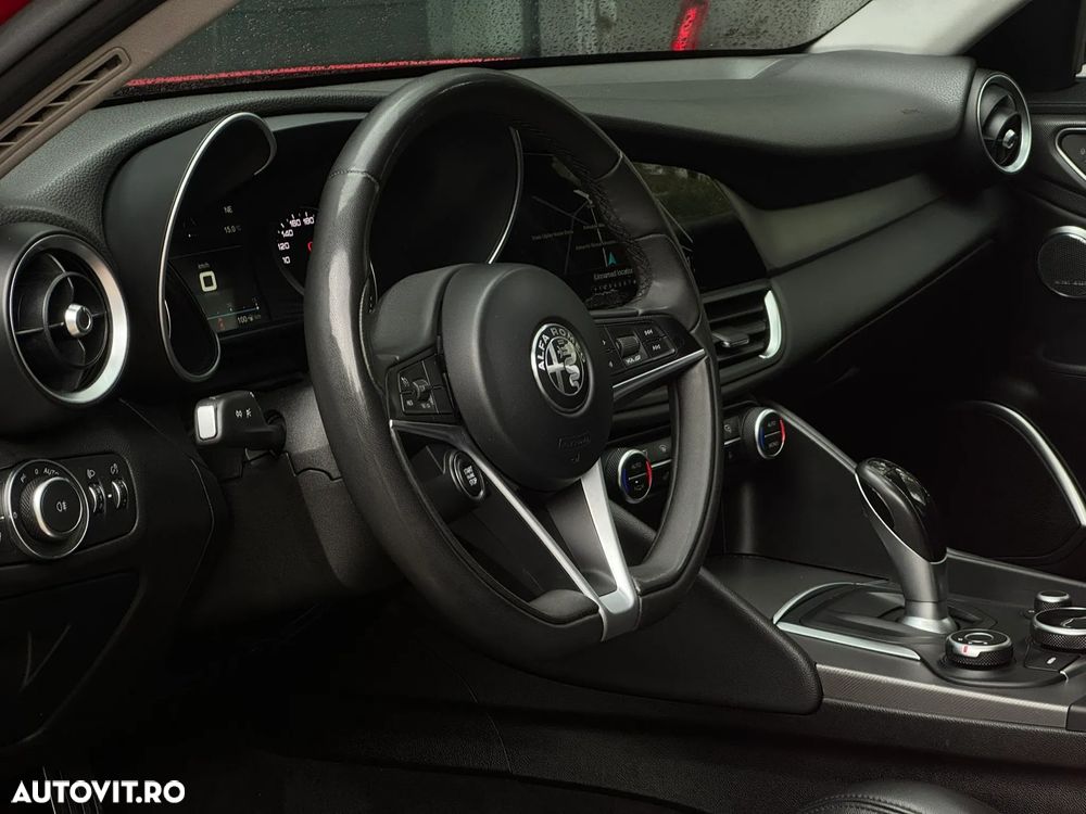 Alfa Romeo Giulia 2.0 Turbo AWD AT8 Veloce - 34