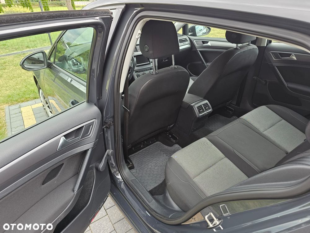 Volkswagen Golf 1.2 TSI BMT Comfortline - 17