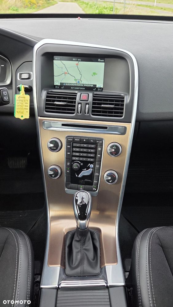 Volvo XC 60 D3 Geartronic Momentum - 20